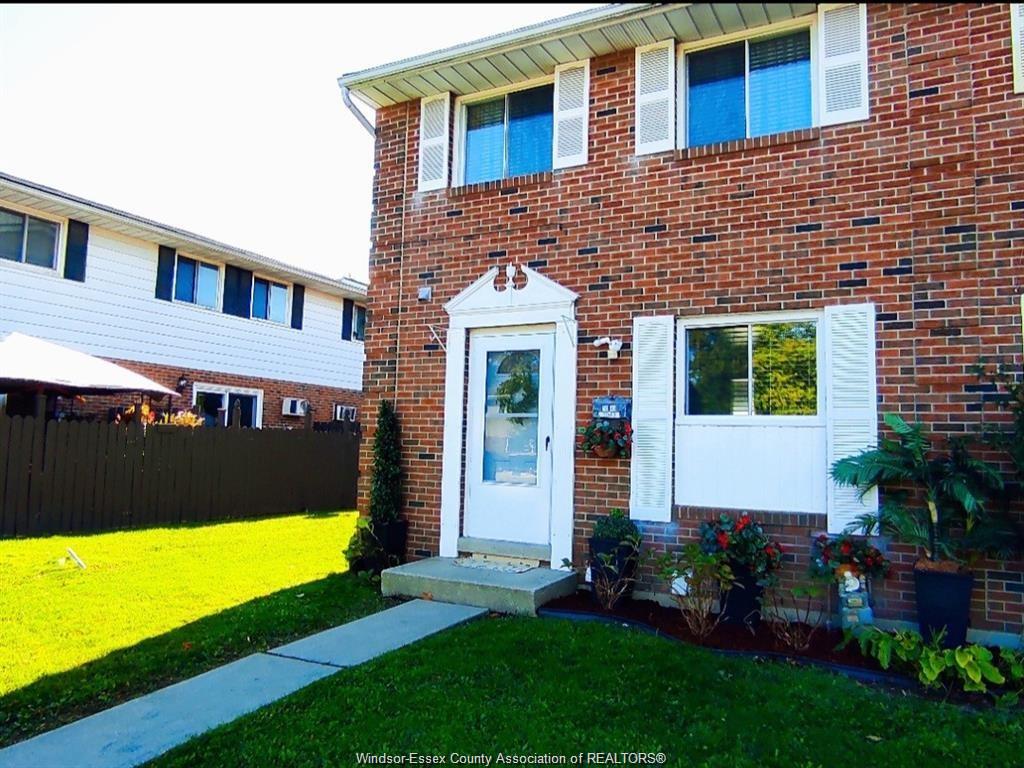 3049-meadowbrook-windsor-ontario-26012403