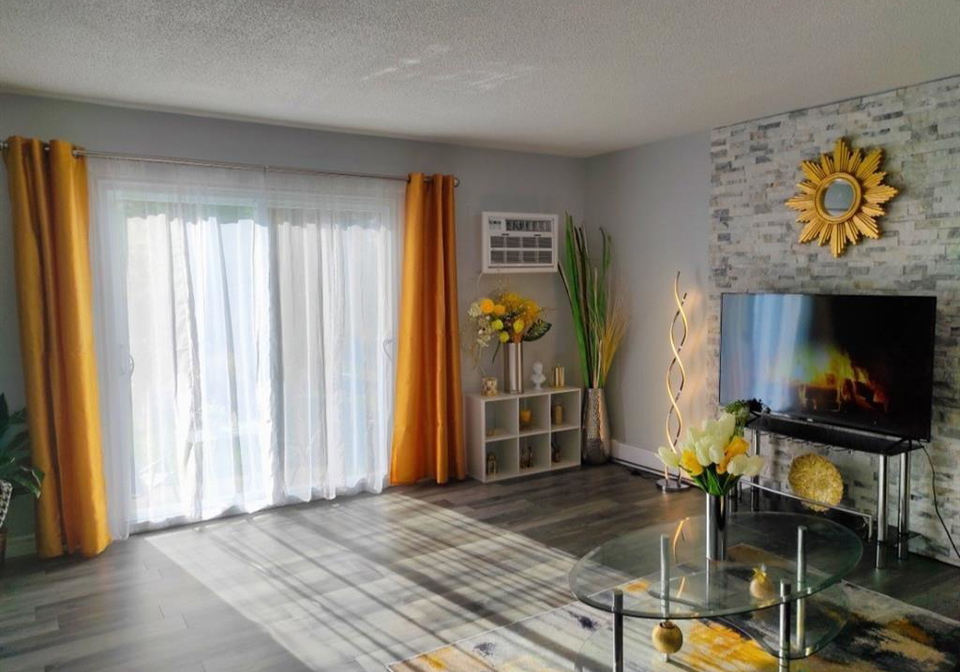 3049-meadowbrook-windsor-ontario-26012403
