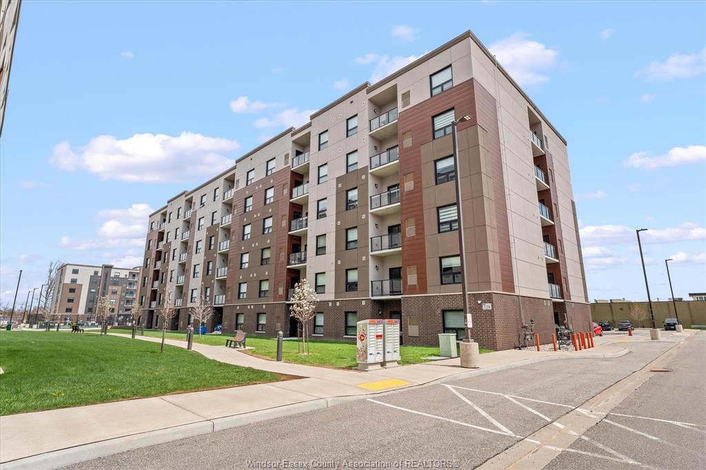 728-brownstone-lakeshore-ontario-26012410