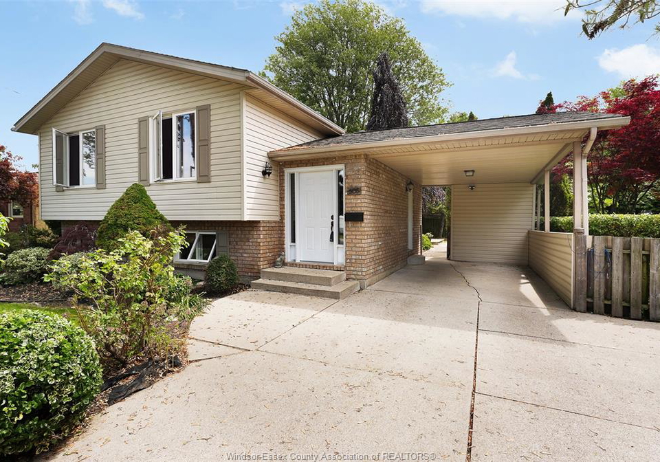 906-bayview-avenue-kingsville-ontario-26012426