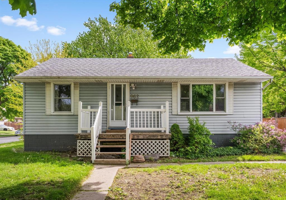 962-merritt-windsor-ontario-26012428