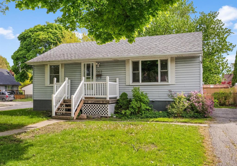 962-merritt-windsor-ontario-26012428
