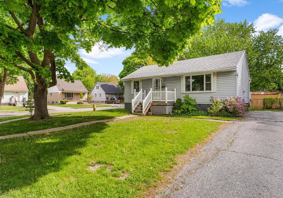 962-merritt-windsor-ontario-26012428