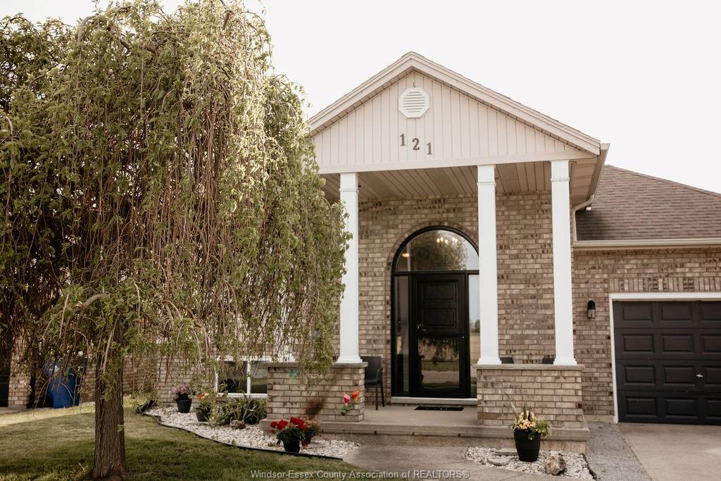 121-queen-st-south-tilbury-ontario-26012437