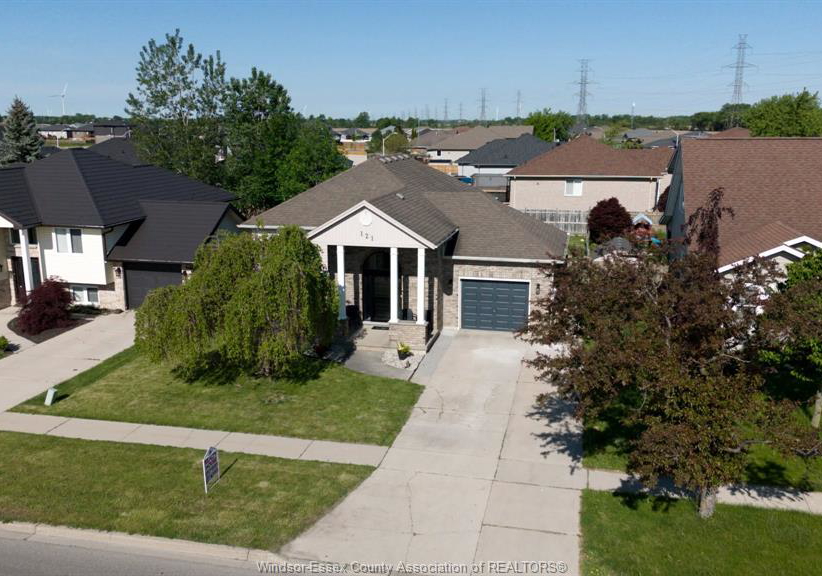 121-queen-st-south-tilbury-ontario-26012437