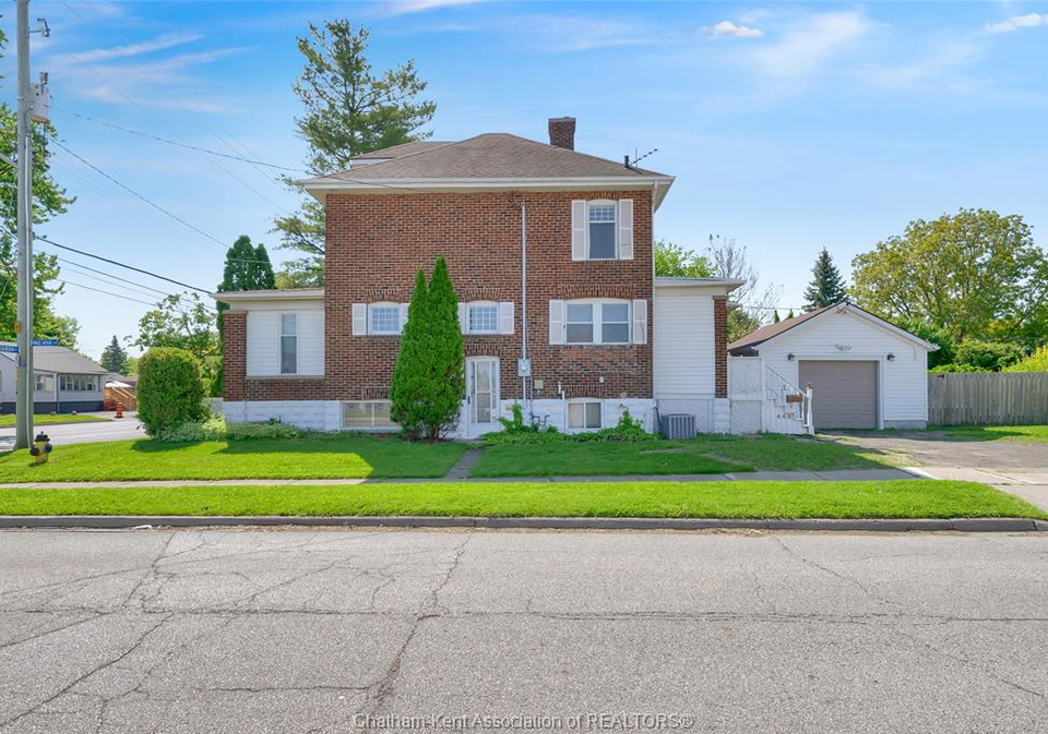 448-queen-street-chatham-ontario-26012443