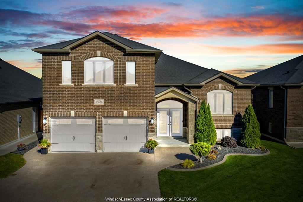 1524-inverness-avenue-windsor-ontario-26012459