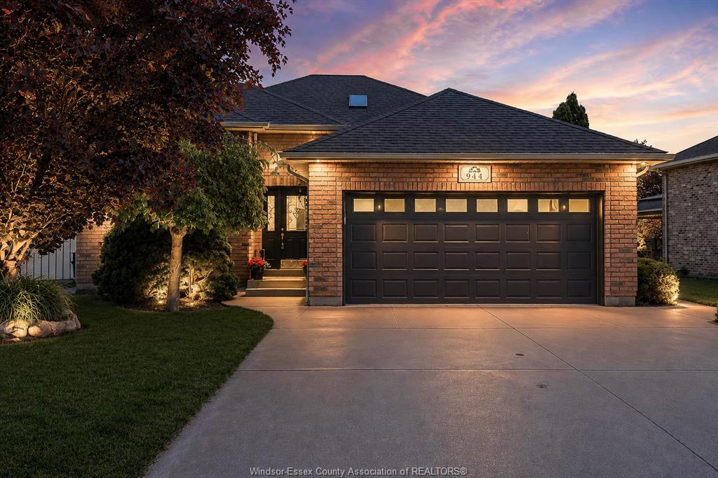 944-imperial-crescent-windsor-ontario-26012461
