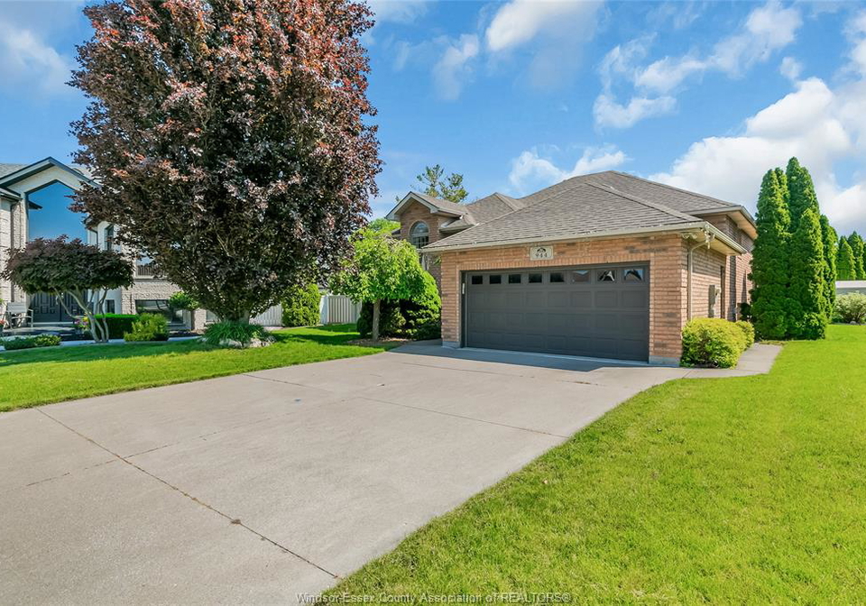944-imperial-crescent-windsor-ontario-26012461