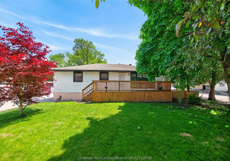 944-mcnaughton-avenue-chatham-ontario-26012477