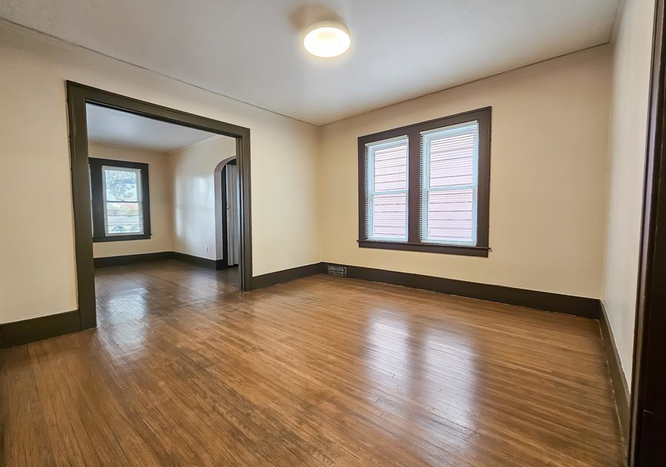 1342-parent-avenue-windsor-ontario-26012512