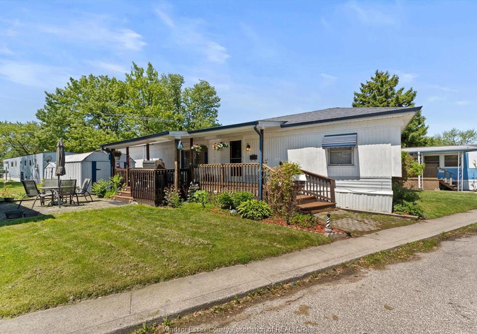 43-holly-street-lakeshore-ontario-26012514