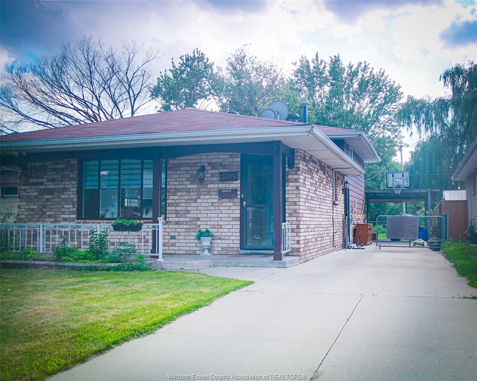 2709-clemenceau-windsor-ontario-26012520