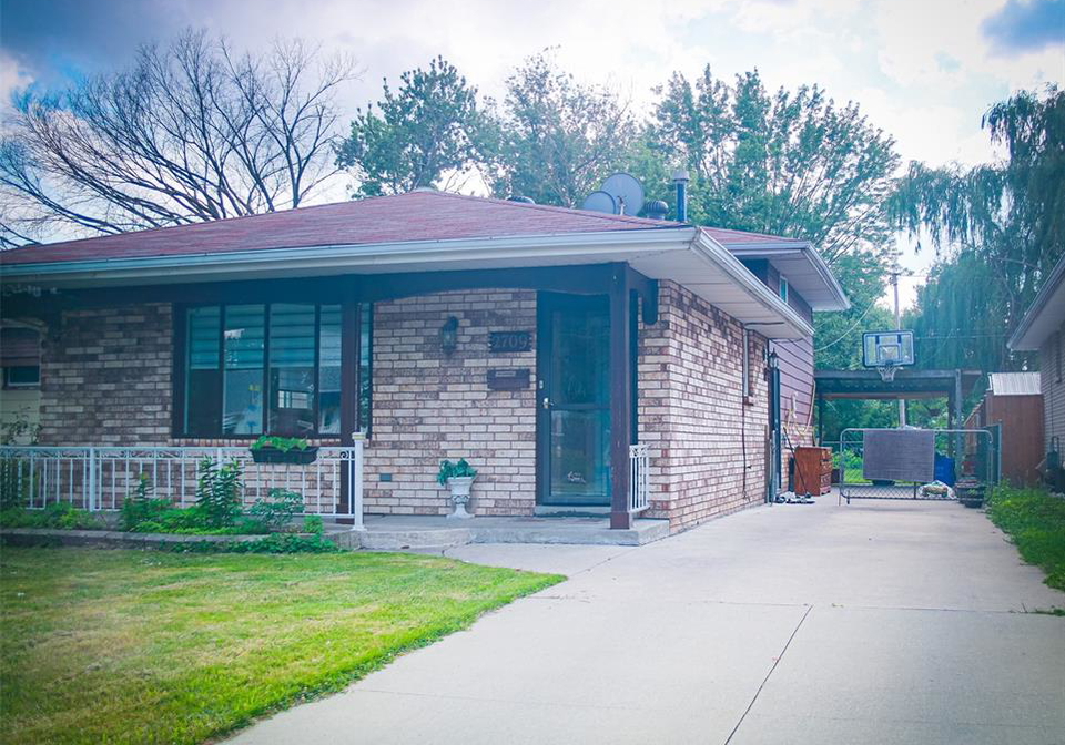 2709-clemenceau-windsor-ontario-26012520