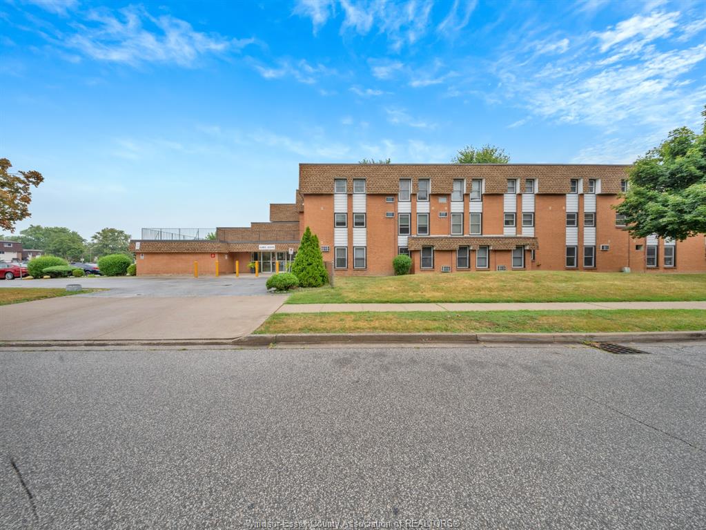 6211-thornberry-crescent-windsor-ontario-26012536