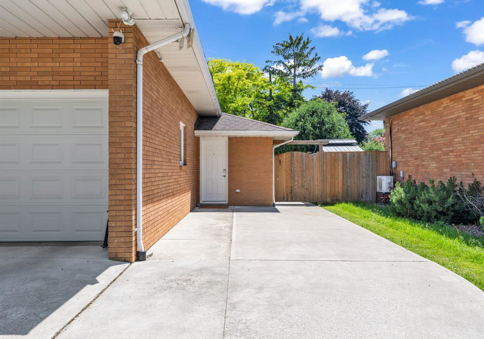 675-bedford-windsor-ontario-26012542