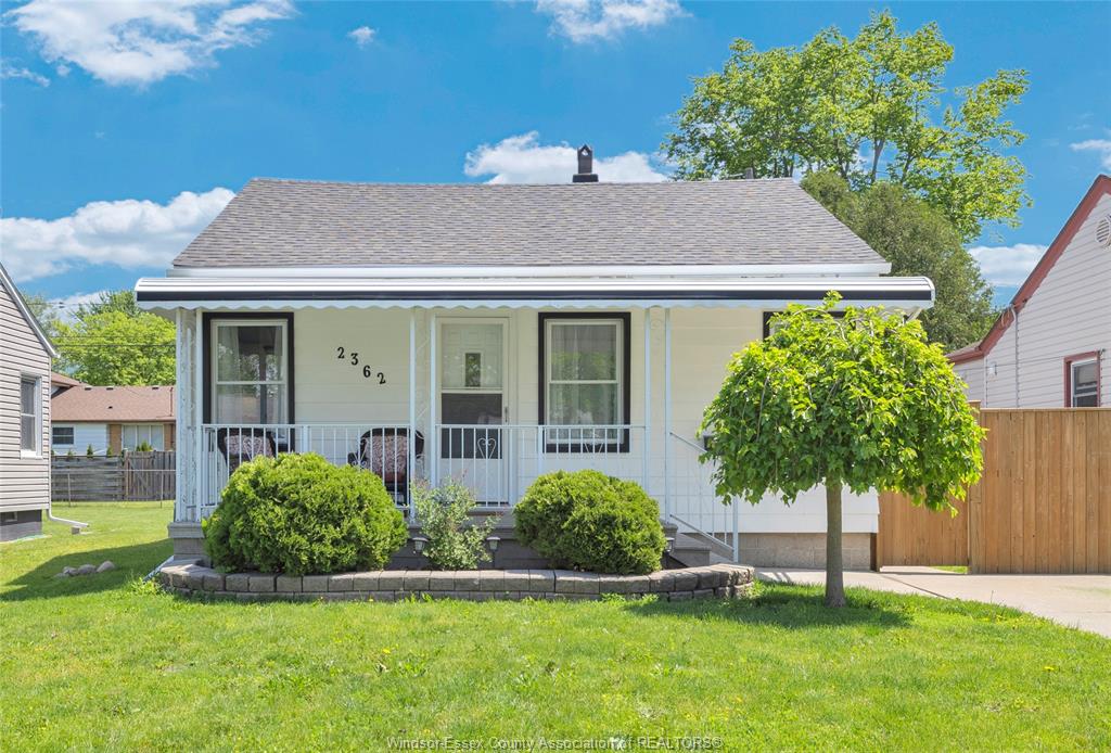 2362-forest-windsor-ontario-26012549