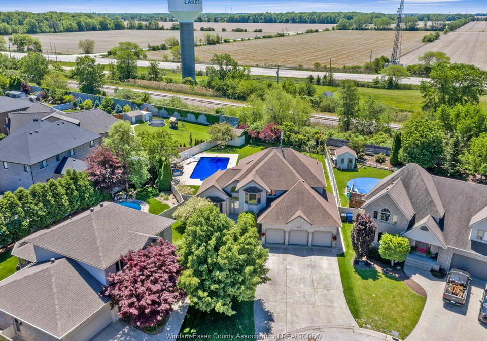 130-pheasant-run-drive-lakeshore-ontario-26012552