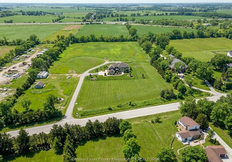 856-talbot-lakeshore-ontario-26012558