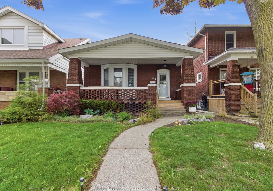 1220-gladstone-windsor-ontario-26012561
