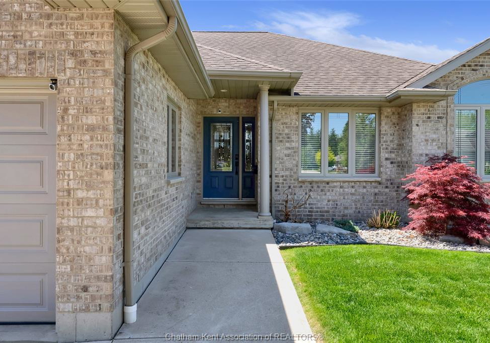 19-stonegate-walk-chatham-ontario-26012588