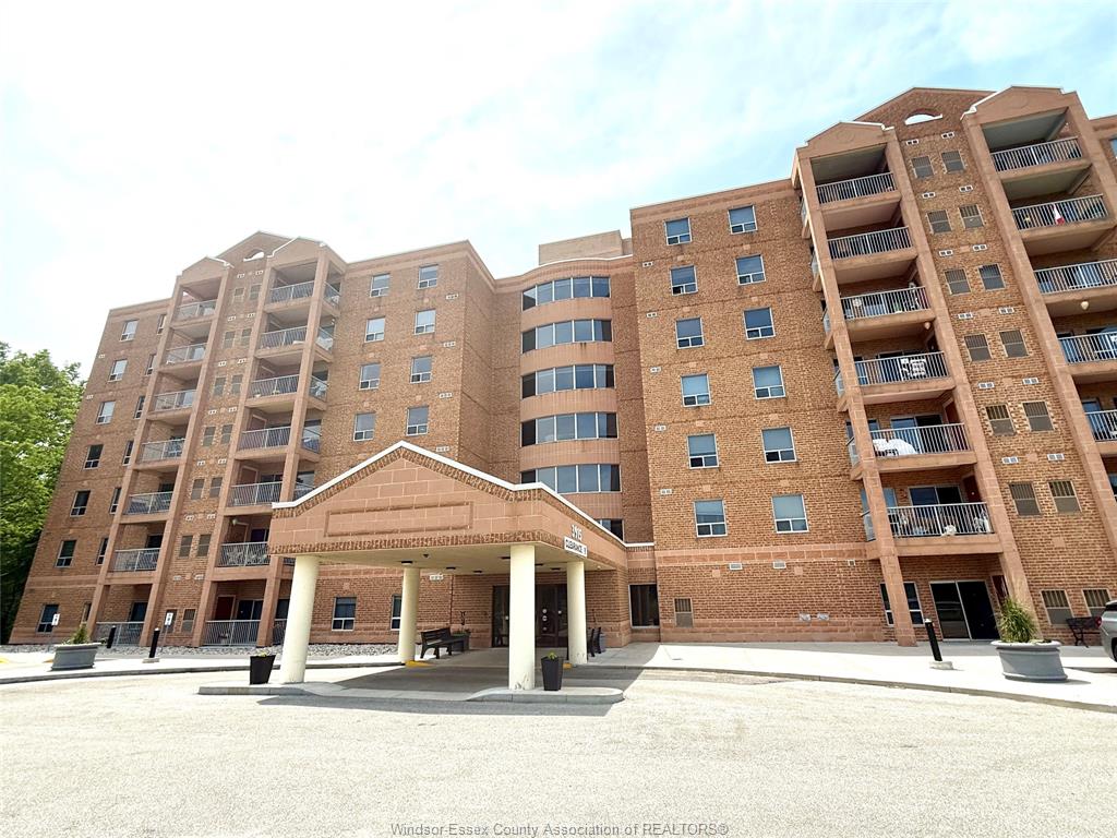 3915-southwinds-windsor-ontario-26012594