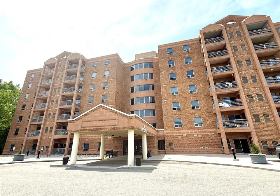 3915-southwinds-windsor-ontario-26012594