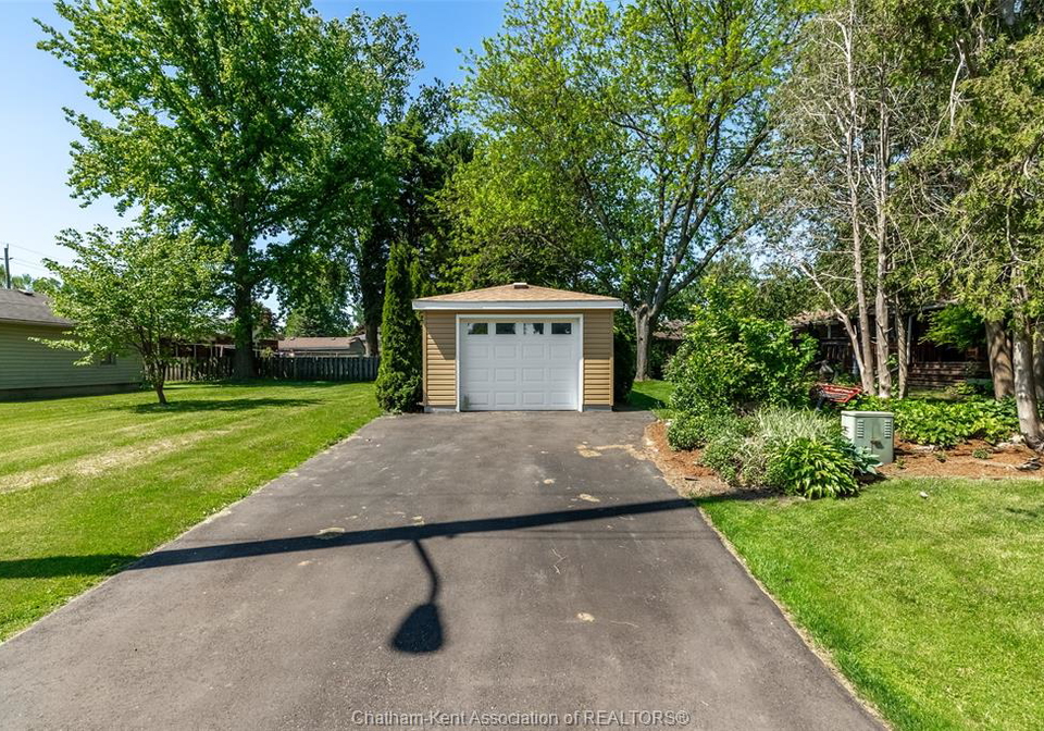 76-ellis-street-chatham-ontario-26012598
