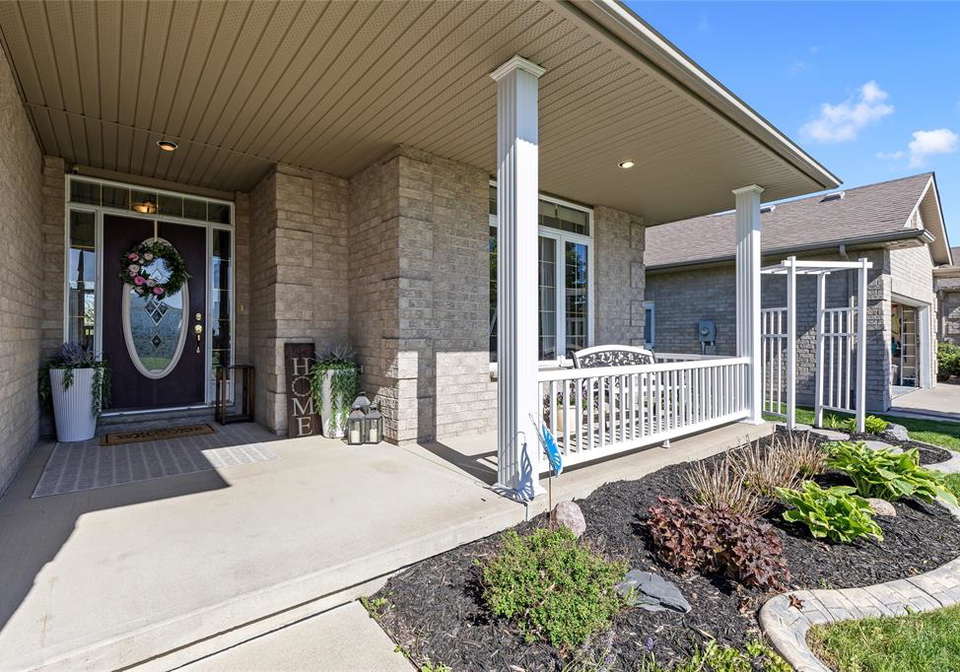 477-1st-avenue-petrolia-ontario-26012600