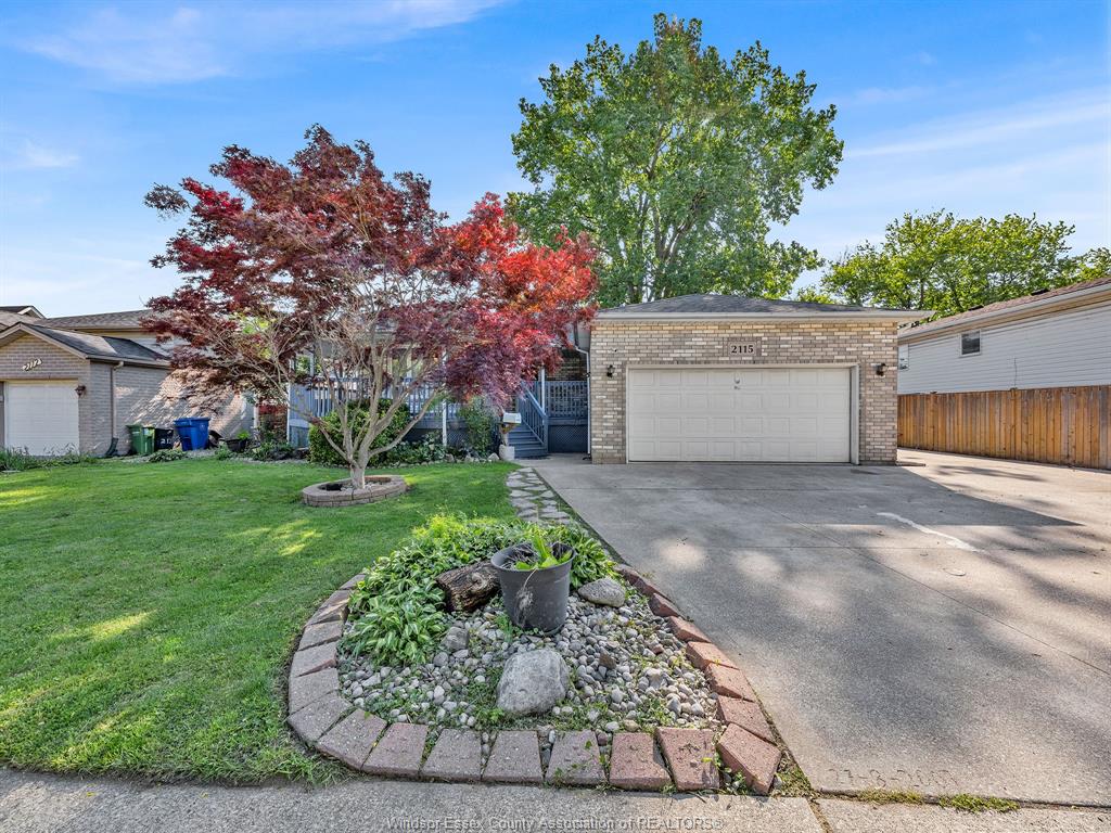 2115-longfellow-windsor-ontario-26012615