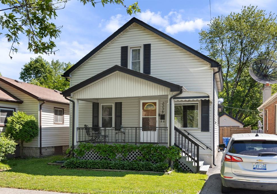 2238-charl-avenue-windsor-ontario-26012616