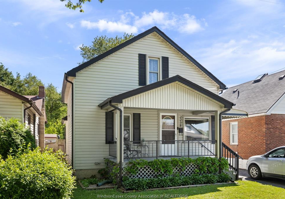 2238-charl-avenue-windsor-ontario-26012616