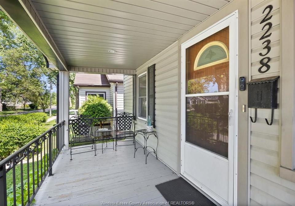 2238-charl-avenue-windsor-ontario-26012616