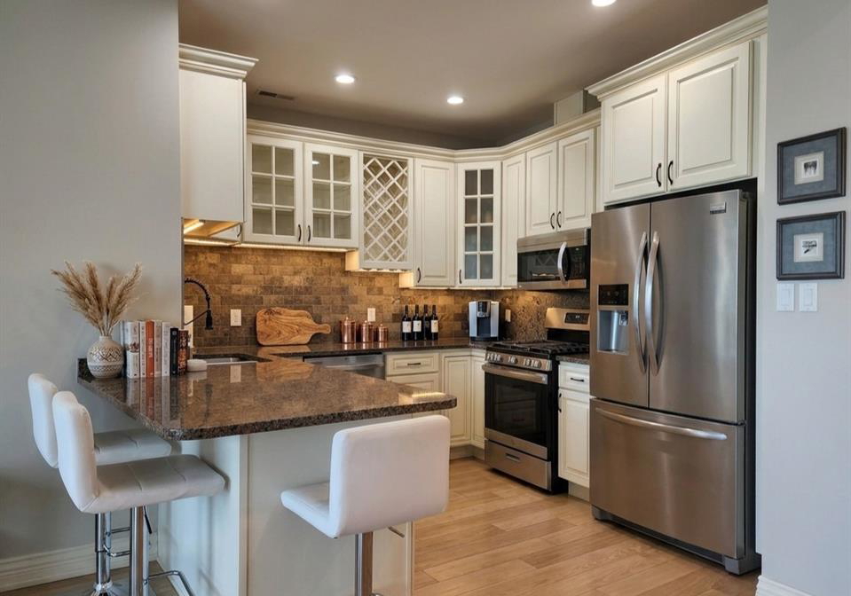 1225-riverside-drive-windsor-ontario-26012617