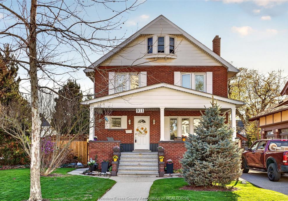 911-victoria-avenue-windsor-ontario-26012628