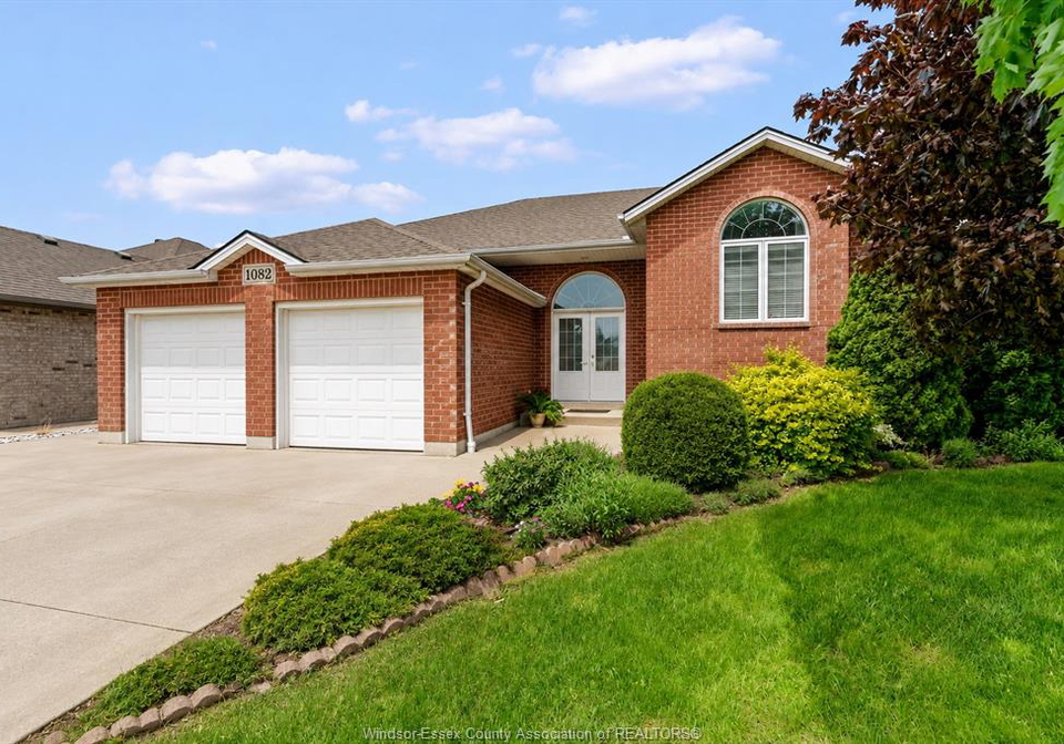 1082-monarch-meadows-lakeshore-ontario-26012630