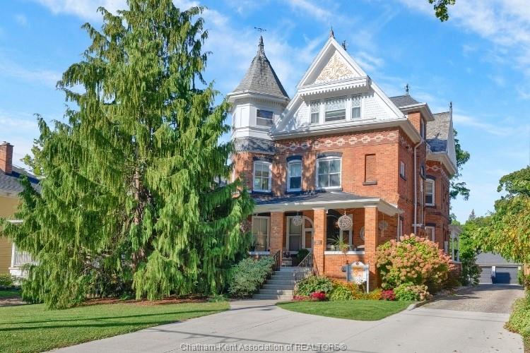 325-wellington-street-west-chatham-ontario-26012639
