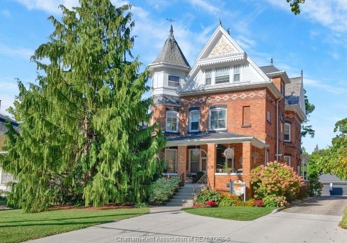 325-wellington-street-west-chatham-ontario-26012639