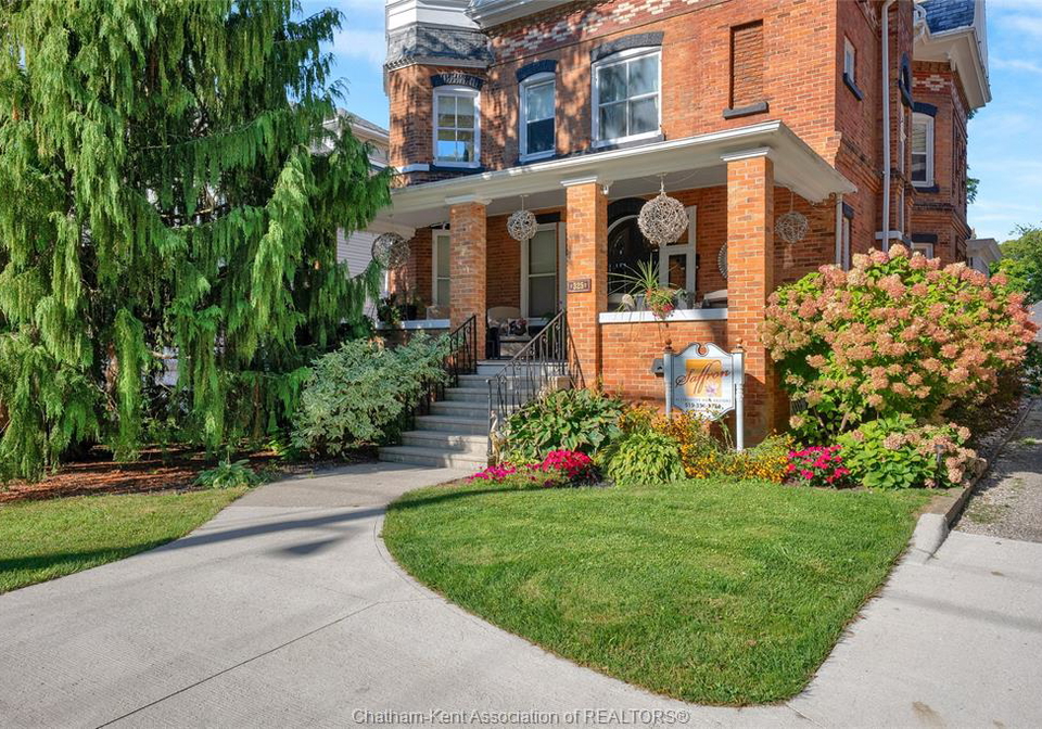 325-wellington-street-west-chatham-ontario-26012639