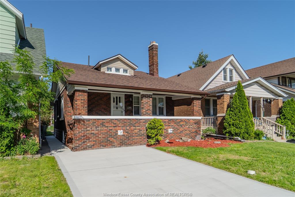 1422-elsmere-avenue-windsor-ontario-26012643