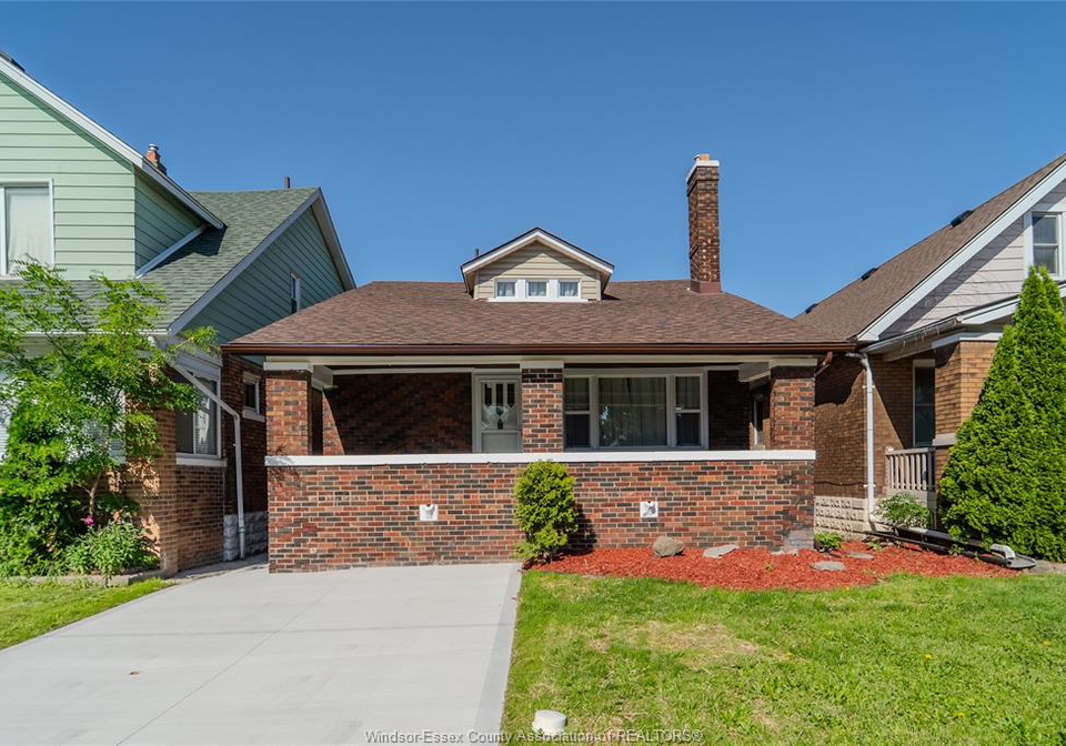 1422-elsmere-avenue-windsor-ontario-26012643