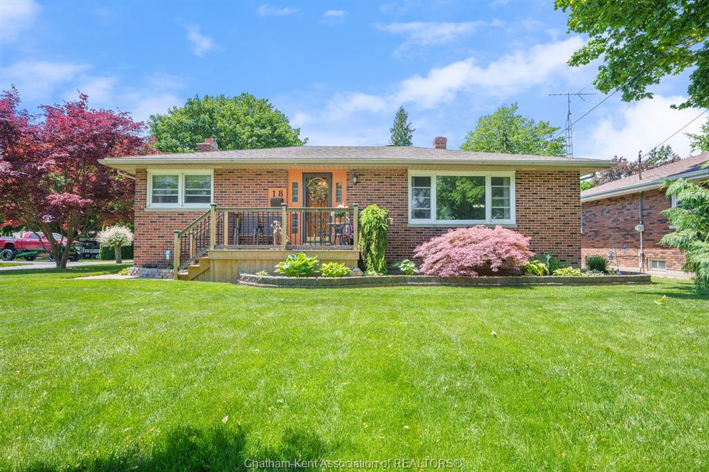 18-woodland-avenue-chatham-ontario-26012645