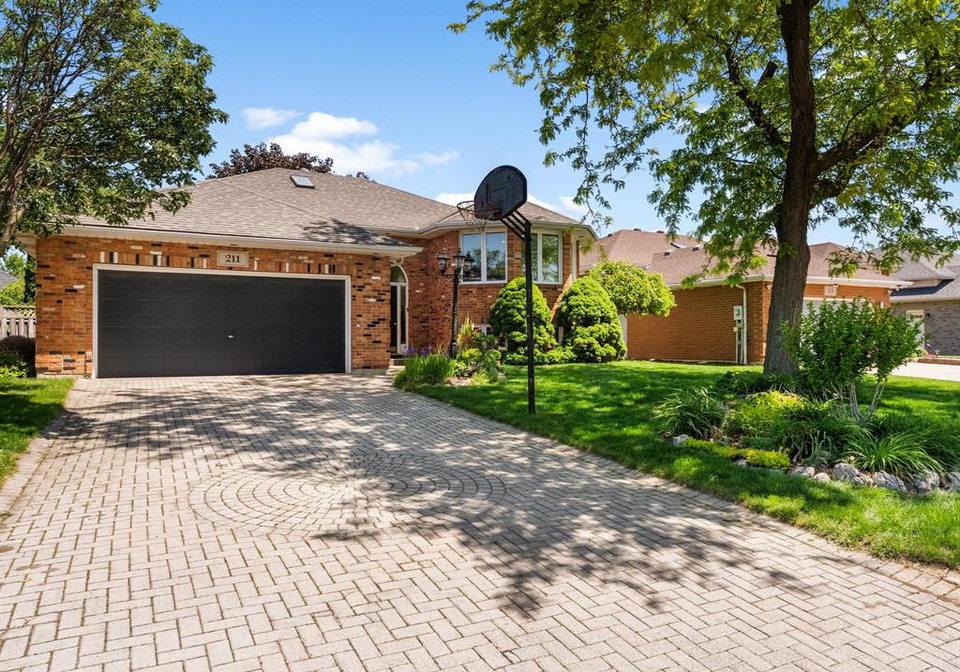 211-sunnyside-lasalle-ontario-26012649