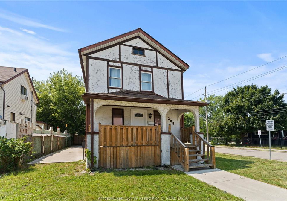 205-parent-avenue-windsor-ontario-26012659