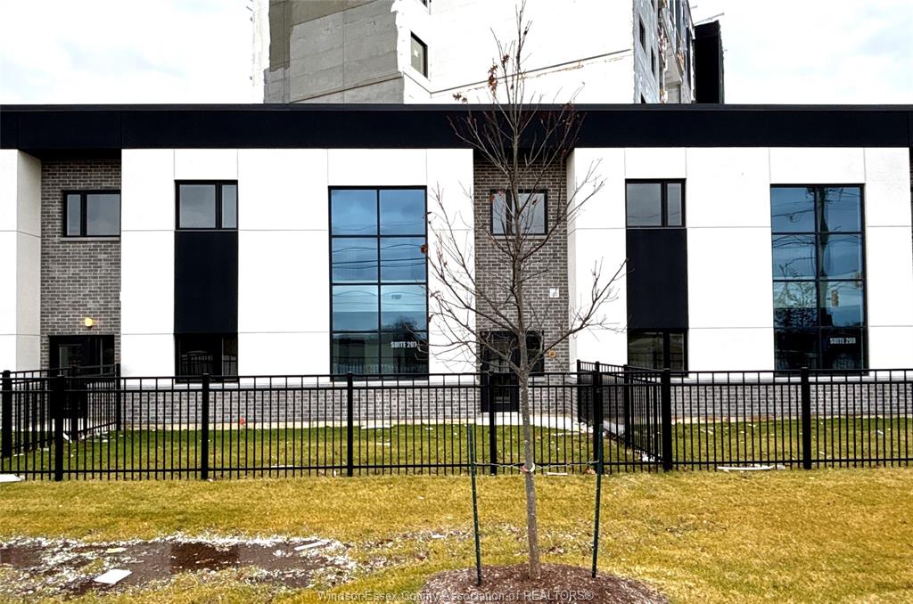 4400-laurier-parkway-lasalle-ontario-26012686