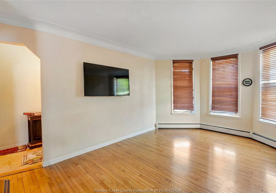394-cameron-avenue-windsor-ontario-26012704