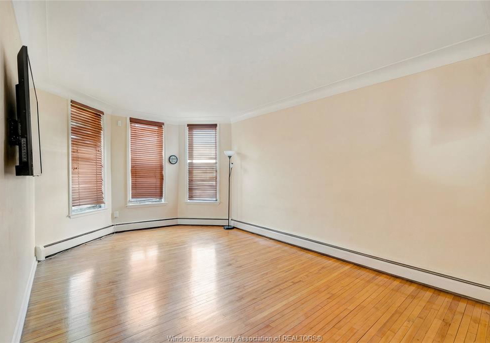 394-cameron-avenue-windsor-ontario-26012704