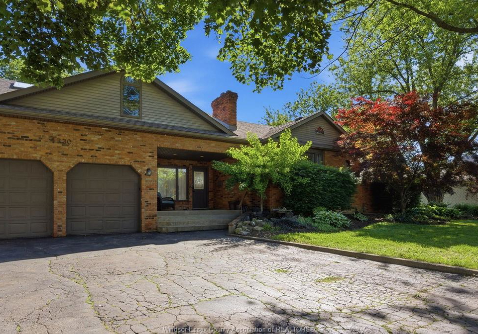 4330-casgrain-drive-windsor-ontario-26012706