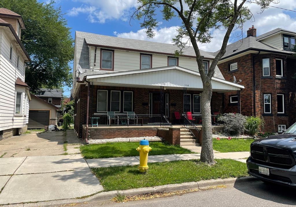 1248-chilver-windsor-ontario-26012727