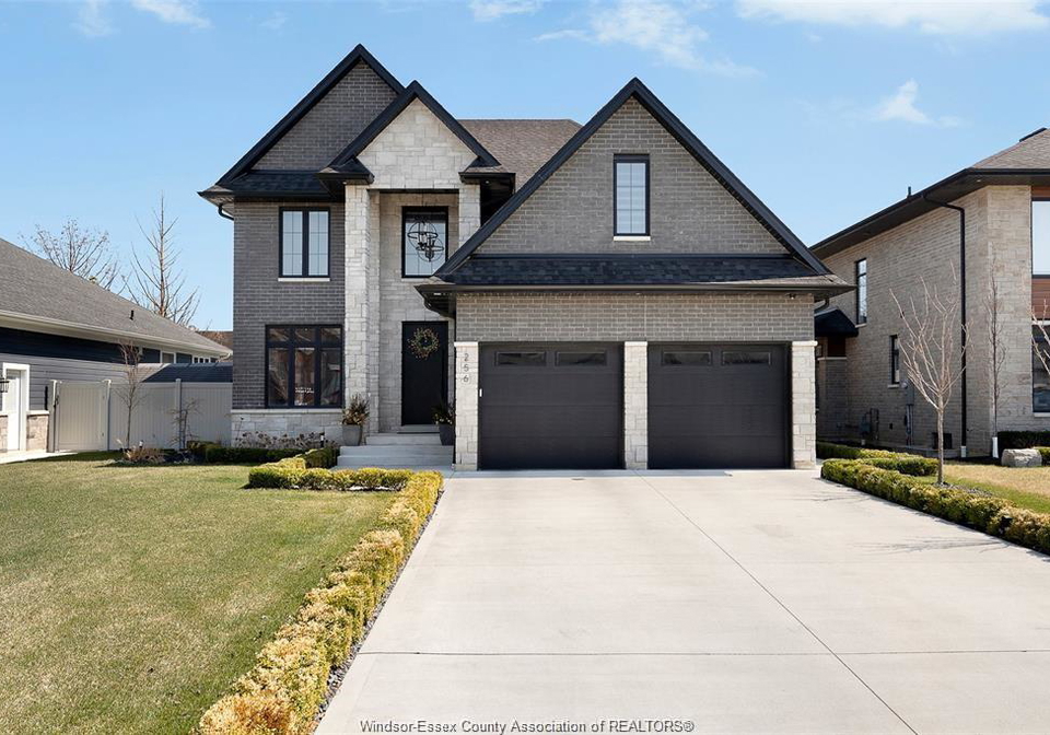 256-xavier-circle-lakeshore-ontario-26012734